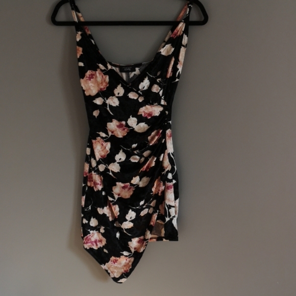 Asymmetrical 3/$30 🍏 - Picture 1 of 4